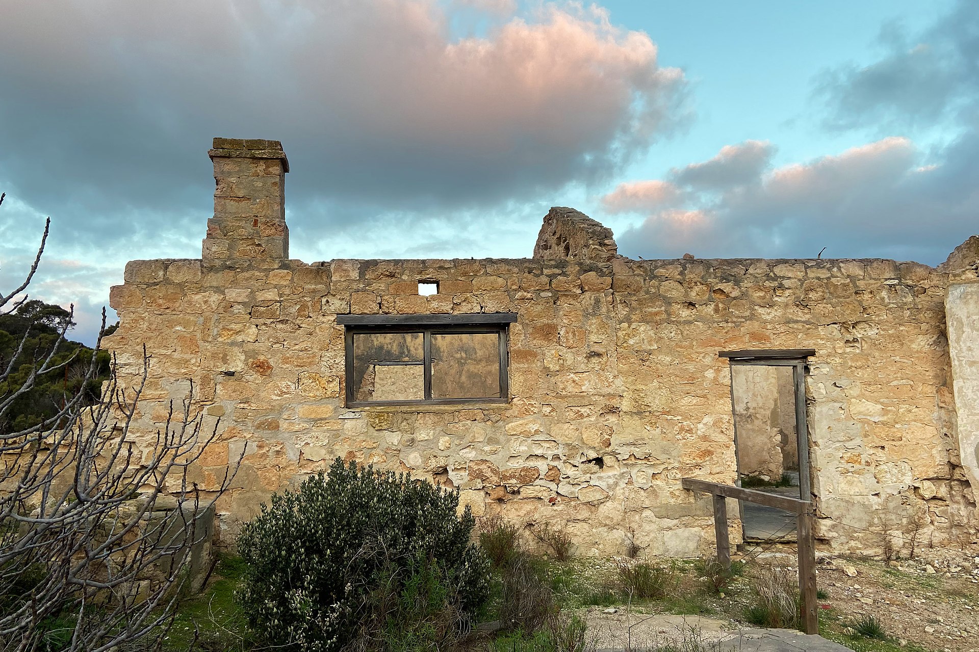 Inneston: The Gypsum Ghost Town of Innes